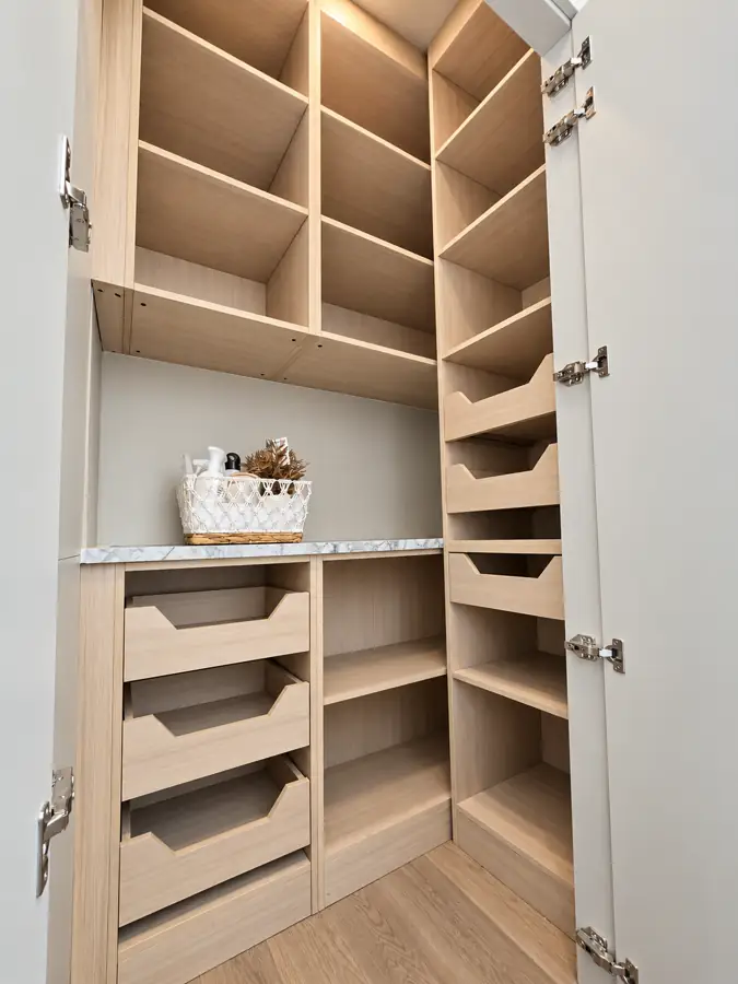 Kitchen: Pantry, straight on, drawer banks